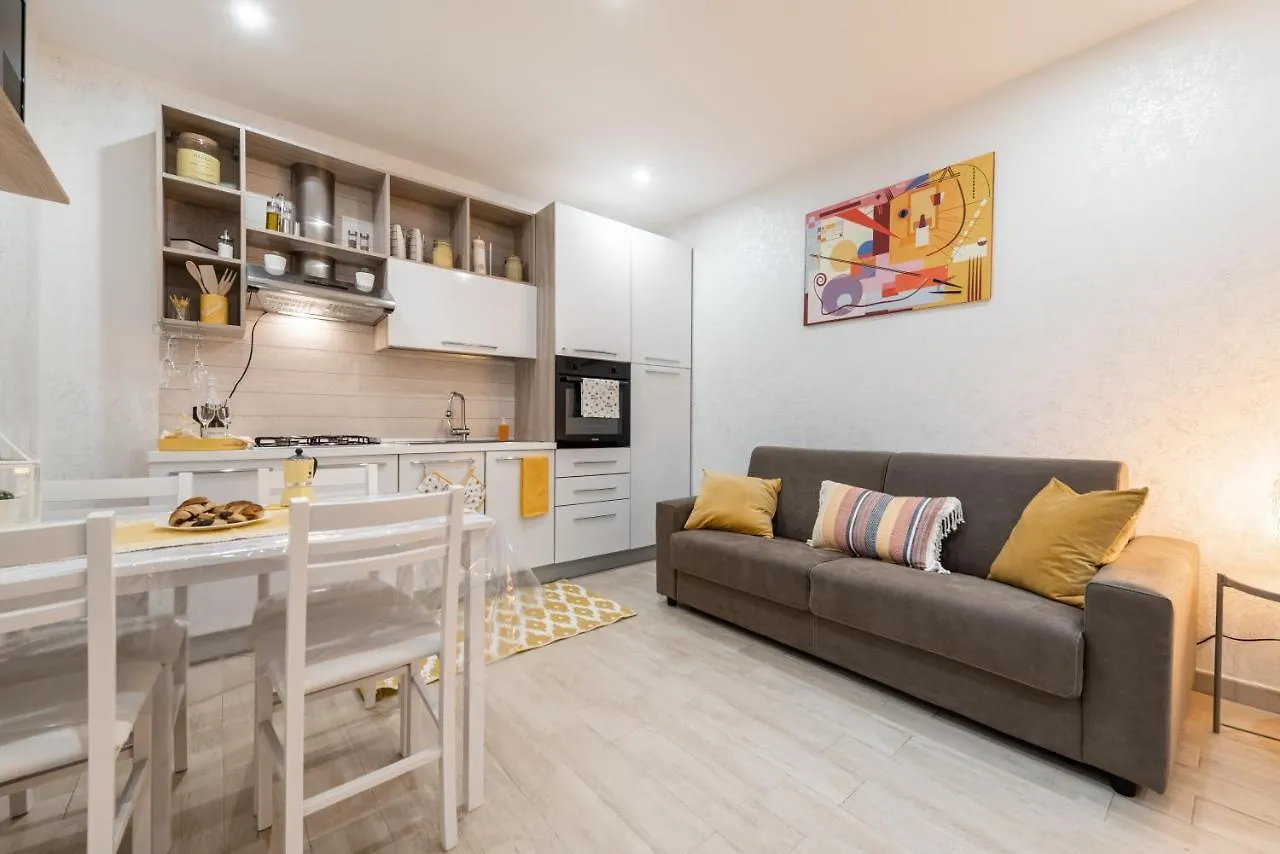 Yhellow Home Comfy Apartment Bari 0*,